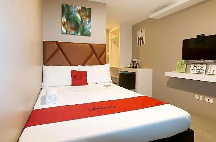 Reddoorz Seventy Five Near Airport Hotel